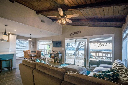 Cliff House At Canyon Lake Home image 2