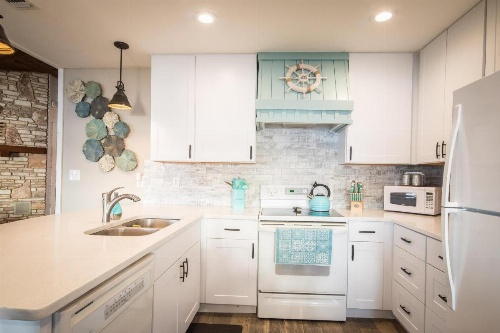 Cliff House At Canyon Lake Home image 22