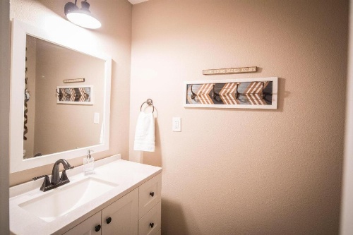 Cliff House At Canyon Lake Home image 28