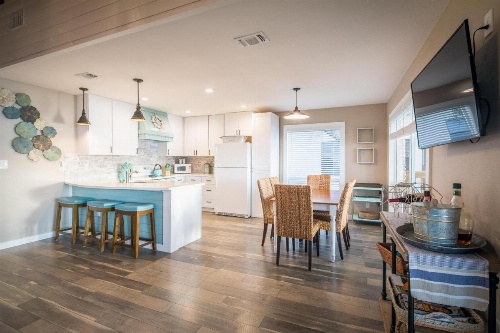 Cliff House At Canyon Lake Home image 5